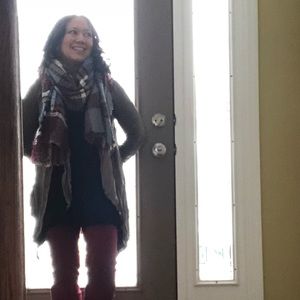 Meet your Posher, Iris